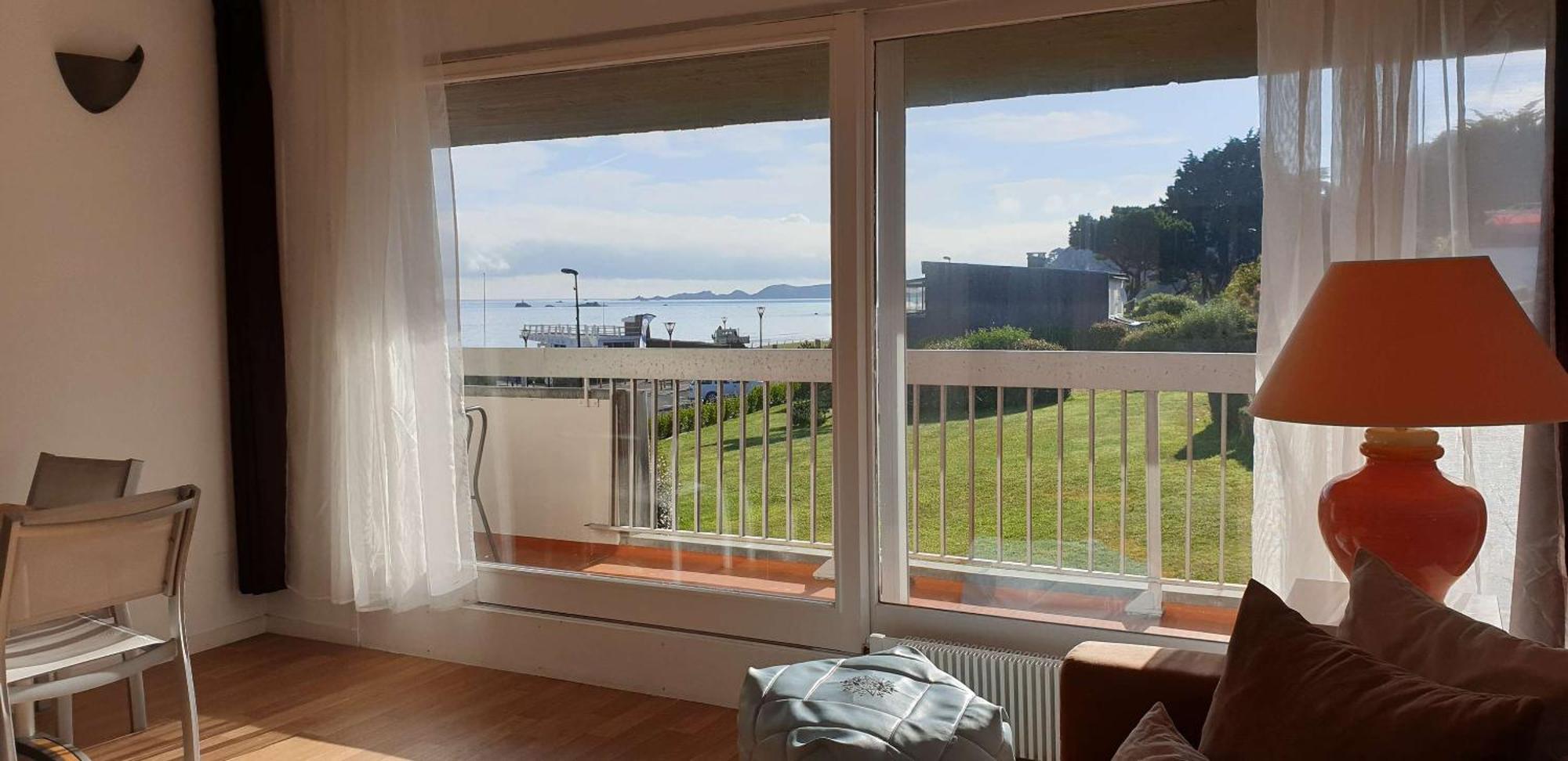 Appartement Vue Sur Mer Avec Terrasse, Plage De Trestraou A Perros-Guirec - Ref 861 Exterior photo